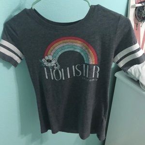 hollister women’s tee